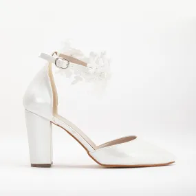 Beatriz - Ivory Lace Bridal Shoes