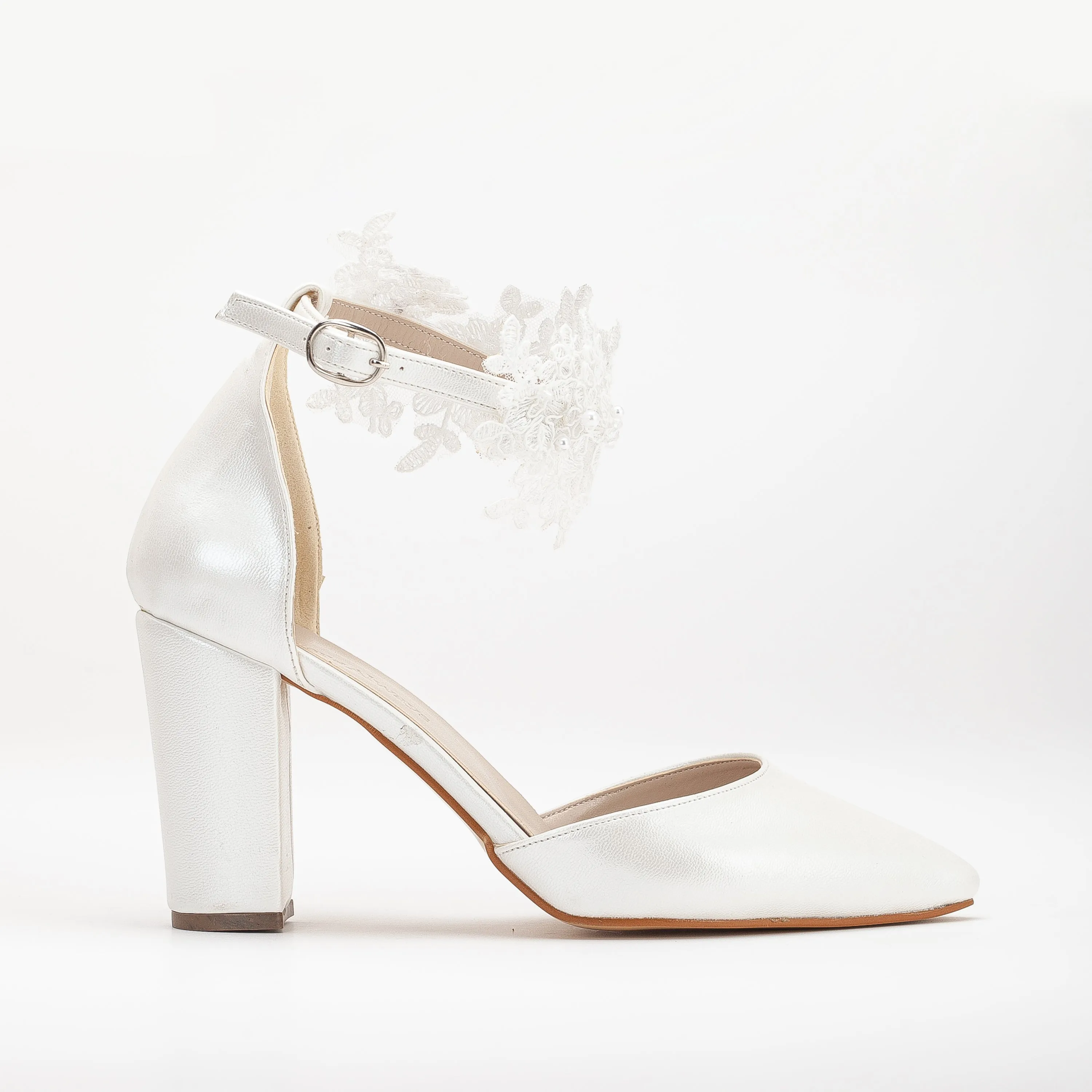 Beatriz - Ivory Lace Bridal Shoes